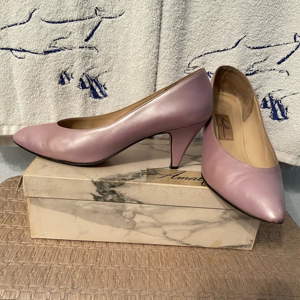 Vintage Amalfi in Lilac size 9C